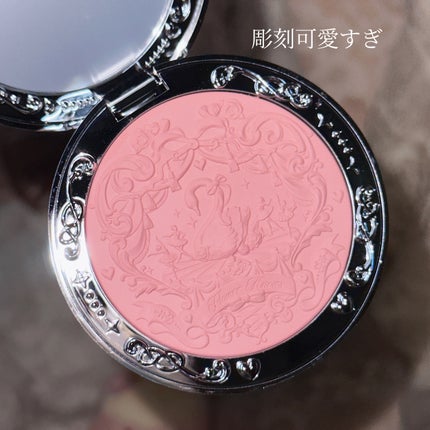 フラワーノーズ スワンバレエシリーズ ブラッシュコンパクト 05 ドリーミーシーズン/FlowerKnows/パウダーチークを使ったクチコミ(3枚目)