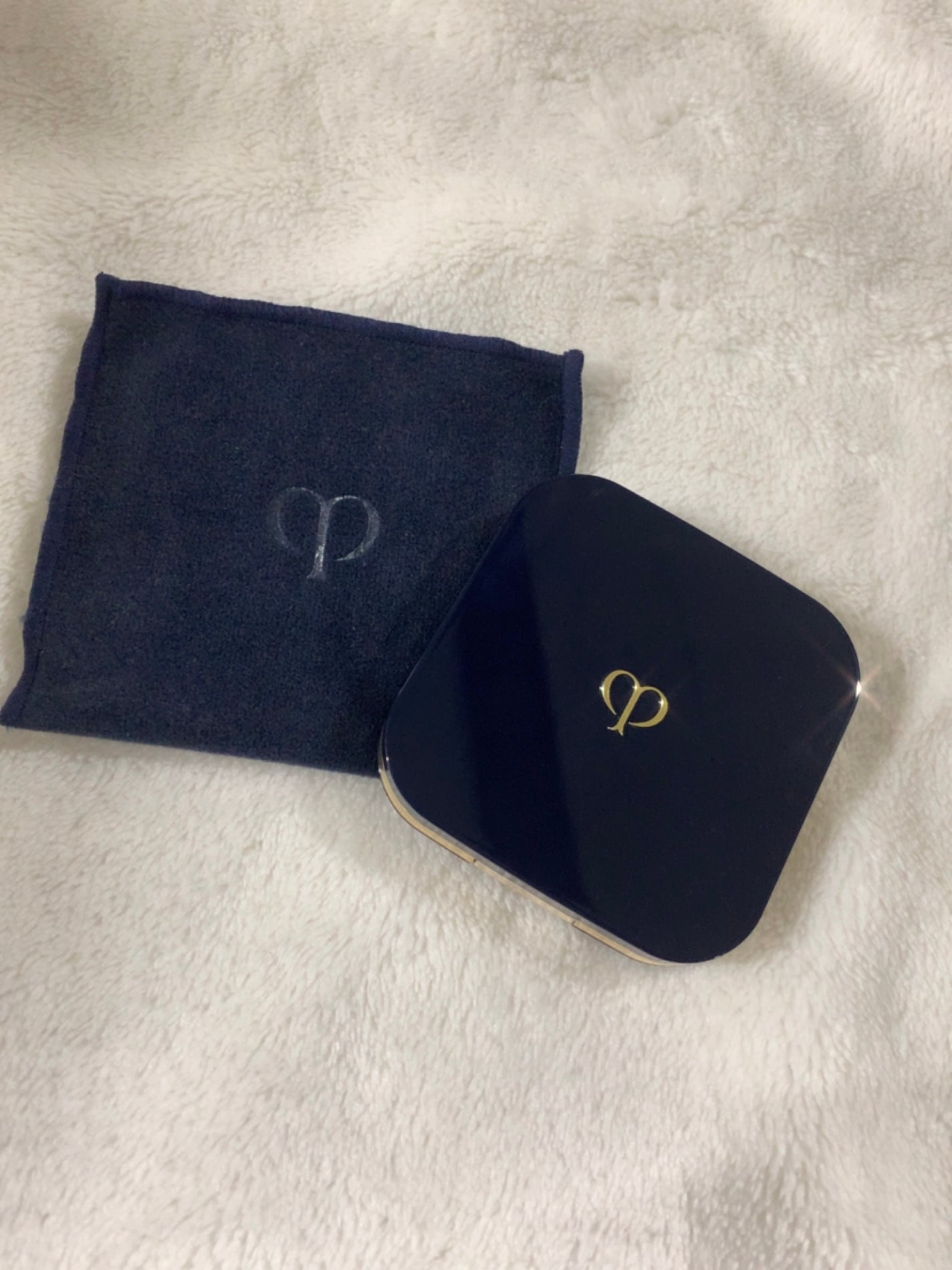 プードルコンパクトエサンシエルn/クレ・ド・ポー ボーテ/プレストパウダーを使ったクチコミ(1枚目)