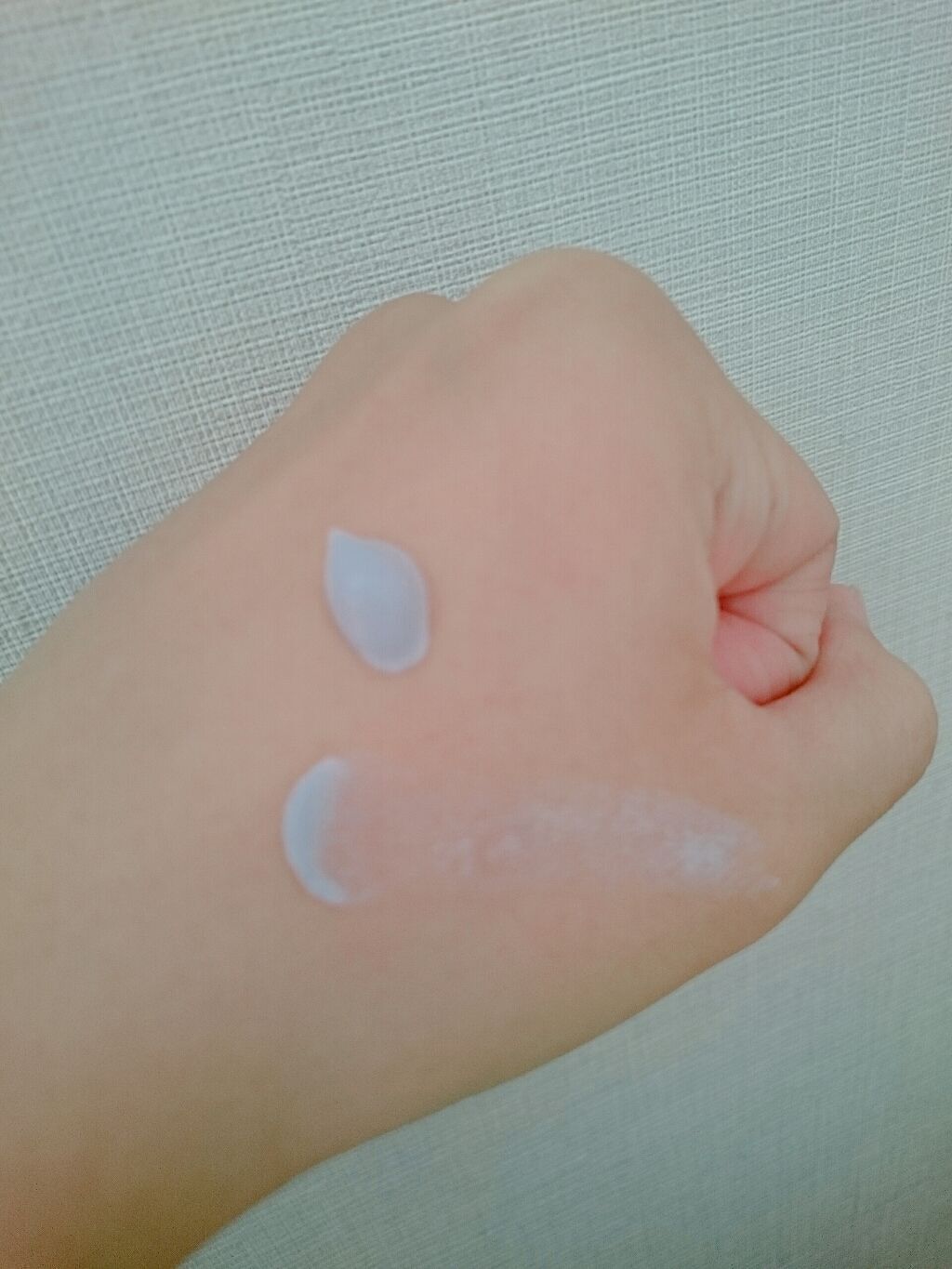 パラソーラ イルミスキンUVエッセンス(旧品)/パラソーラ/日焼け止め・UVケアを使ったクチコミ(2枚目)