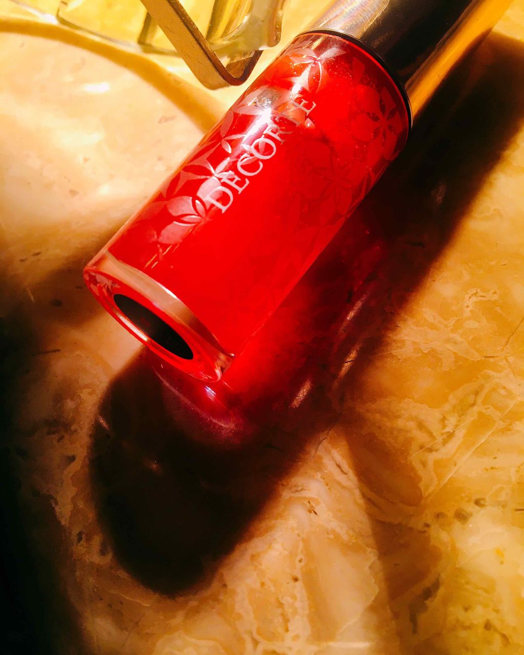 リップ オイル 03 luxe camellia/DECORTÉ/リップオイルを使ったクチコミ（2枚目）