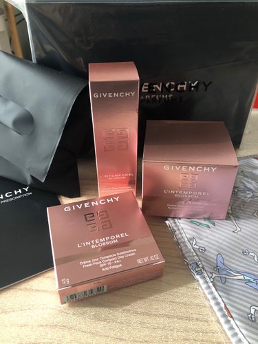 ランタンポレル ブロッサム クリーム コンパクト/GIVENCHY/化粧下地を使ったクチコミ（1枚目）