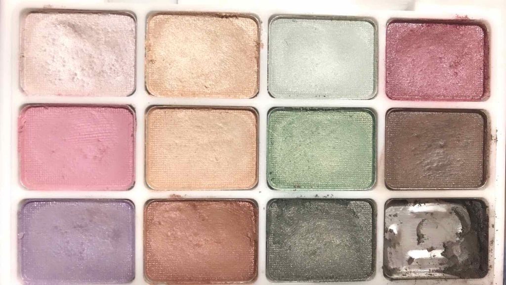 12色アイシャドウパレット/LOUJENE/アイシャドウパレットを使ったクチコミ（1枚目）