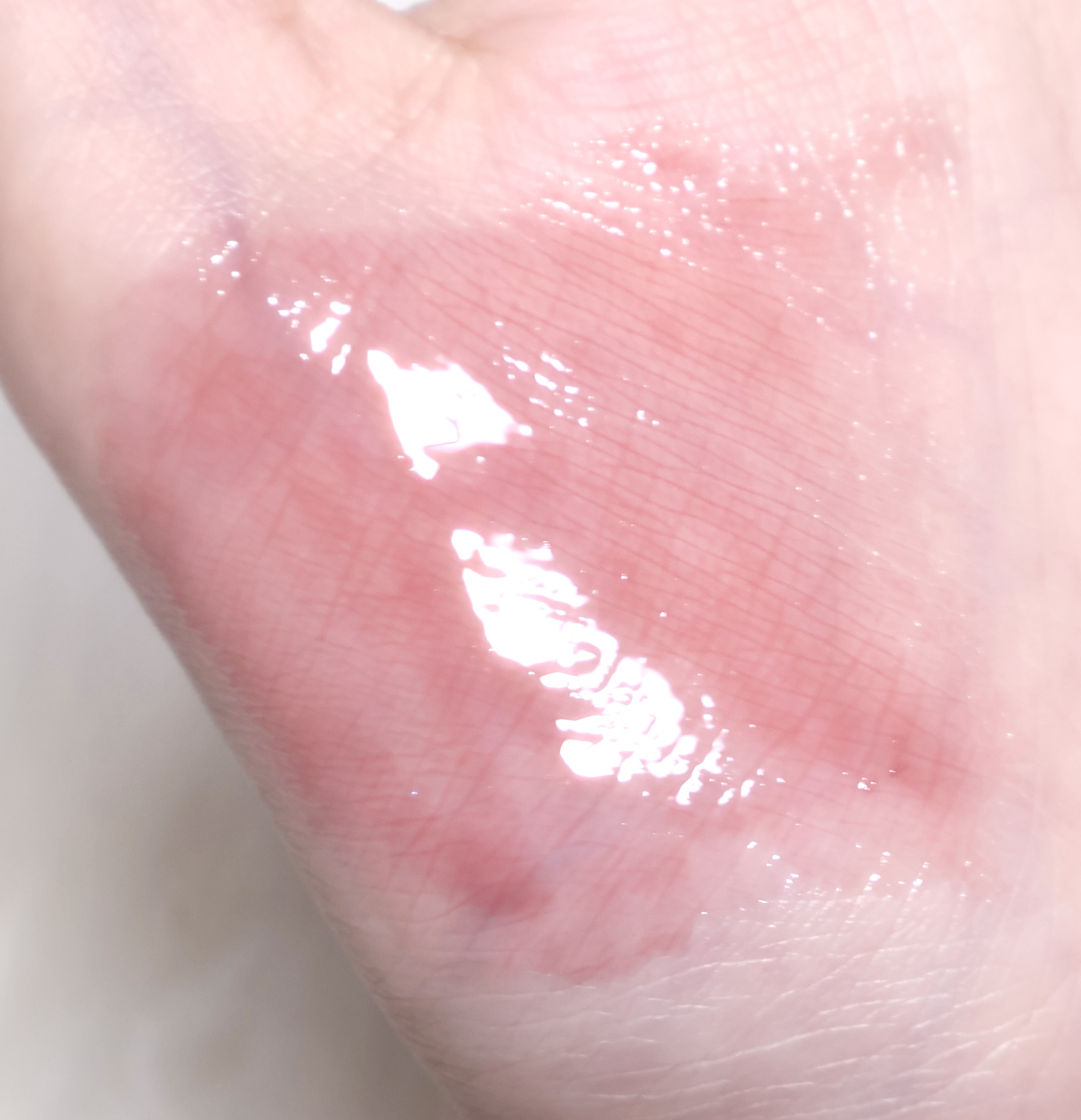 フィー リップアンドチーク グローイジェリーポット JS01 ロージーグレイズ/fwee/リップグロスを使ったクチコミ（2枚目）