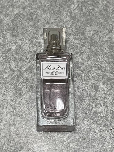 【使った商品】Diorミス ディオール ヘア ミスト
【香り】ミスディオールの柔らかな香り
【テクスチャ】サラサラ
【どんな人におすすめ？】
・普通の香水が濃厚すぎるという方
・あまり強く香ると困るとい