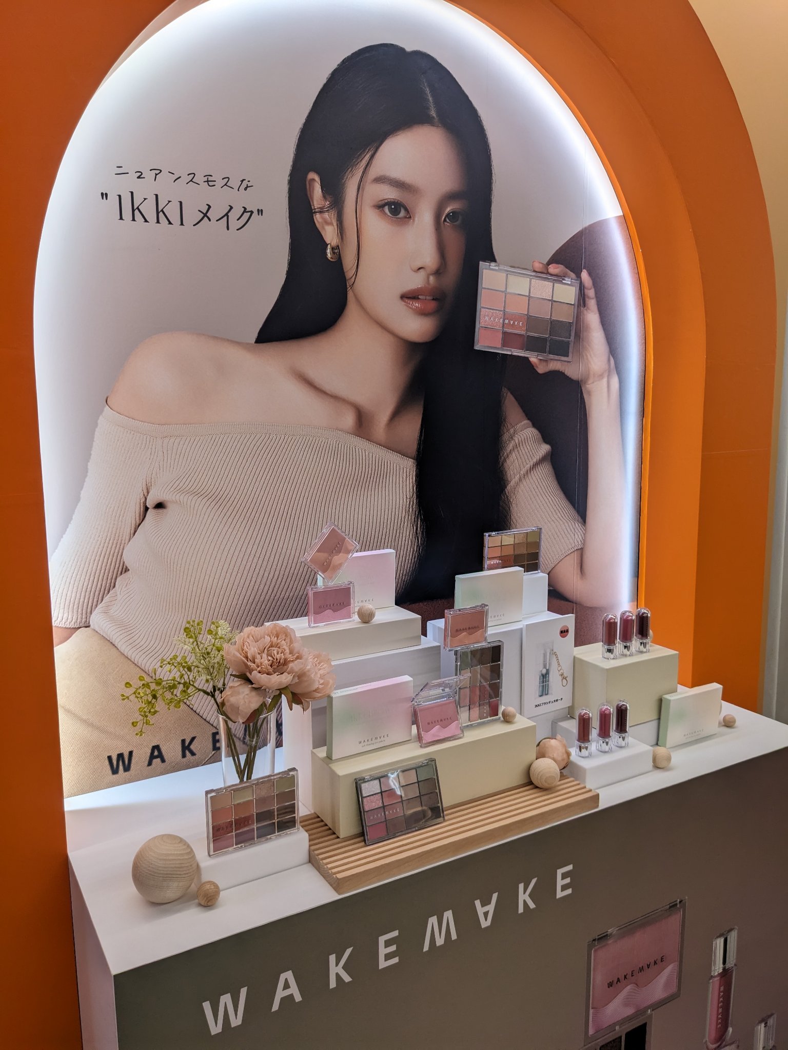 ‘‘Qoo10Live Studio event’’に行ってきました！

8/31(土)17:00～メガ割始まります🎶
────────────
#Qoo10メガ割 #Qoo10LiveStudio#dAlva #Anua #VDL #w