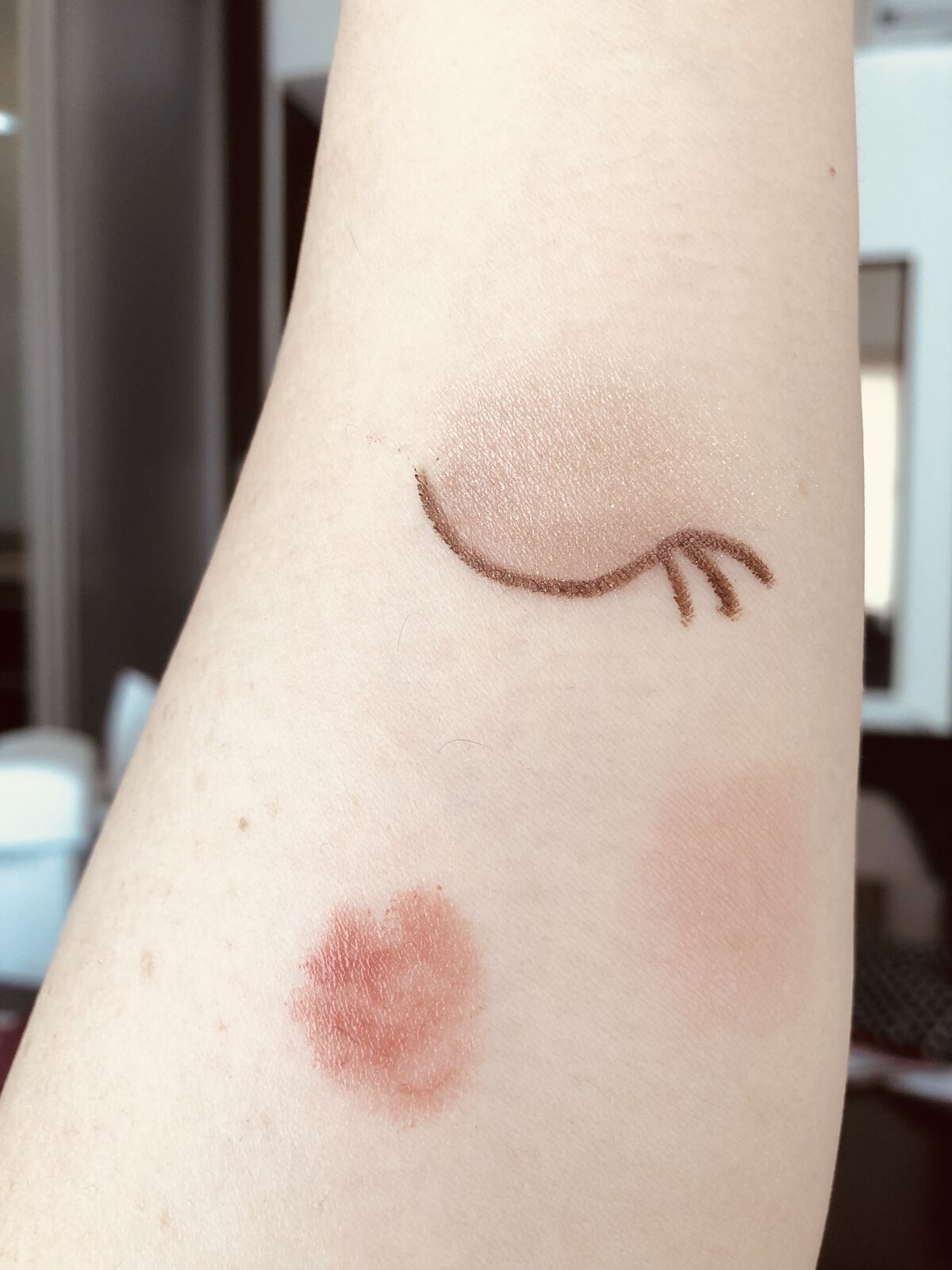 アディクション ザ ブラッシュ マット 008M Timeless Petal/ADDICTION/パウダーチークを使ったクチコミ（3枚目）