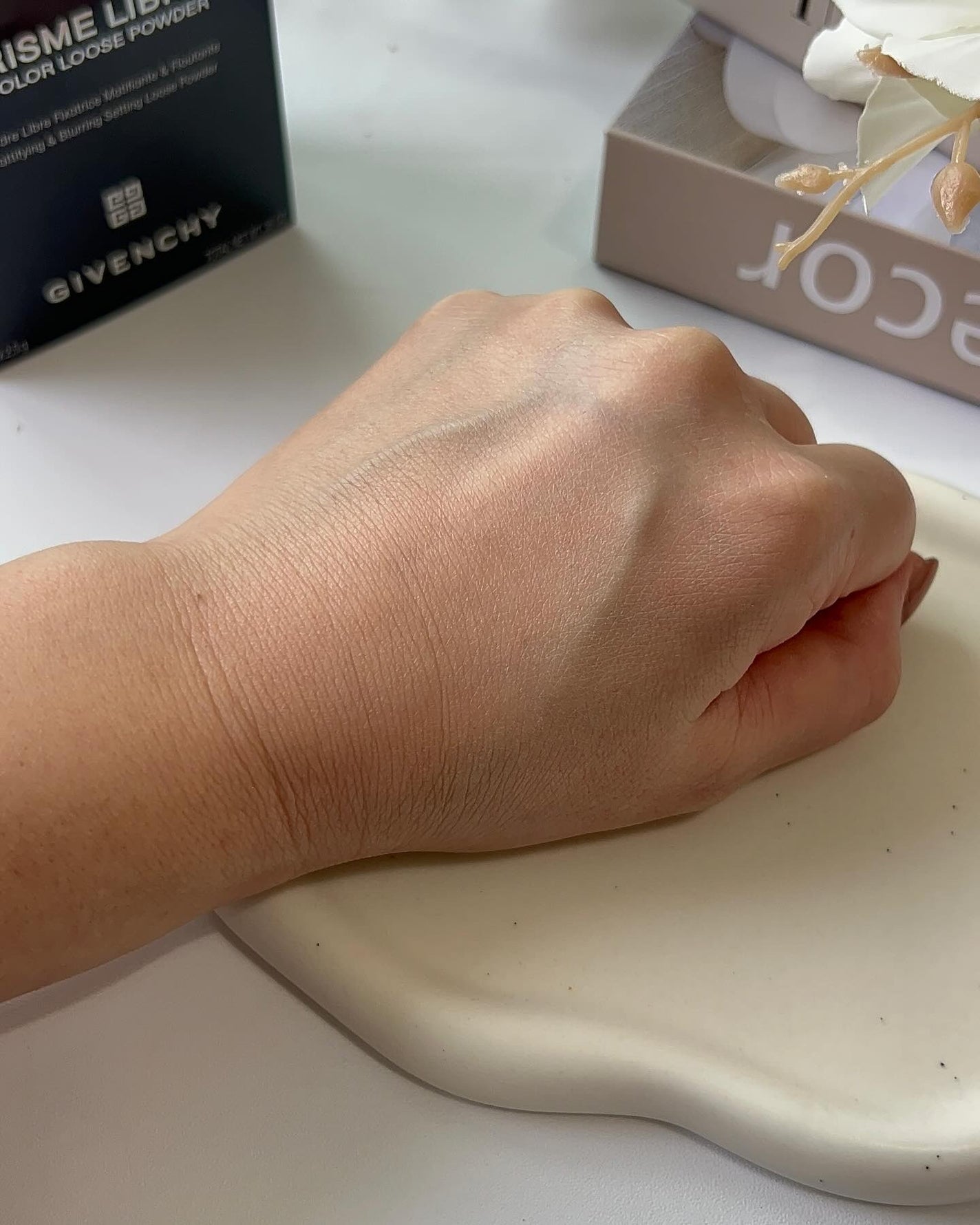 プリズム・リーブル/GIVENCHY/ルースパウダーを使ったクチコミ(6枚目)