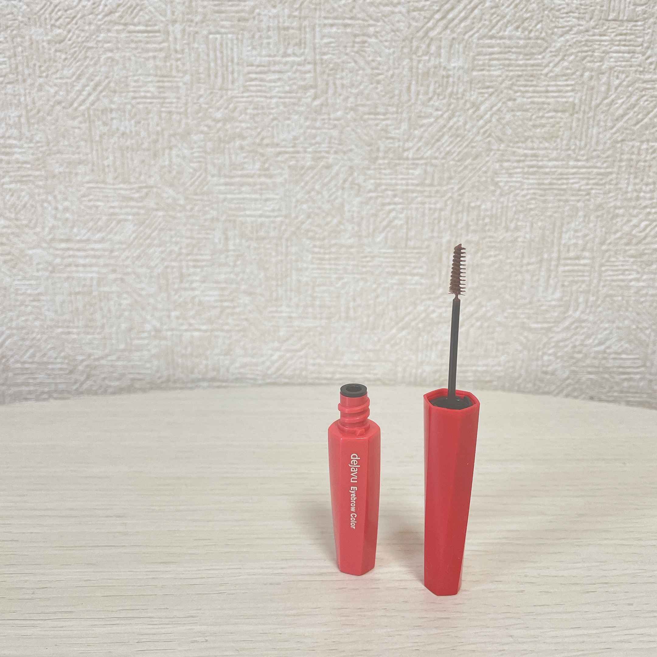 
「デジャヴュ」さまから商品提供をいただきました。


愛用してるデジャヴュのフィルム眉カラー𓂃 𓈒𓏸◌

ブラシが極小なので、眉毛一本一本にアプローチしてしっかり色づき、きれいに仕上がる✨

お湯でオフできるのもうれしい！


#L