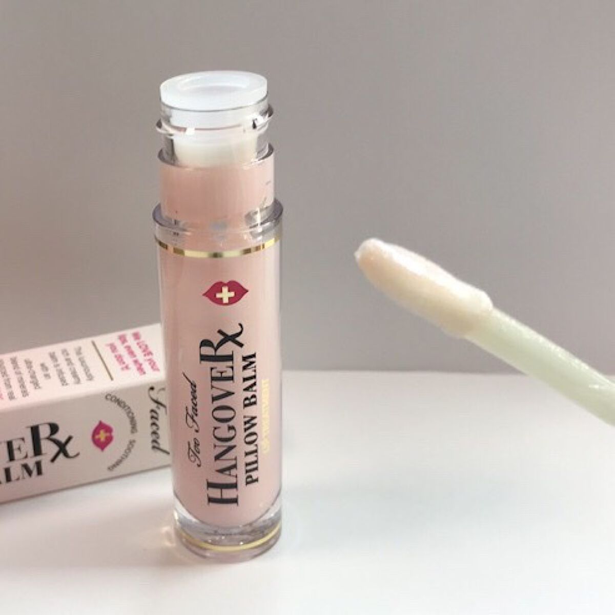 ～トゥー フェイスド ハングオーバー～ ピロー バーム リップ トリートメント/Too Faced/リップ美容液を使ったクチコミ（3枚目）