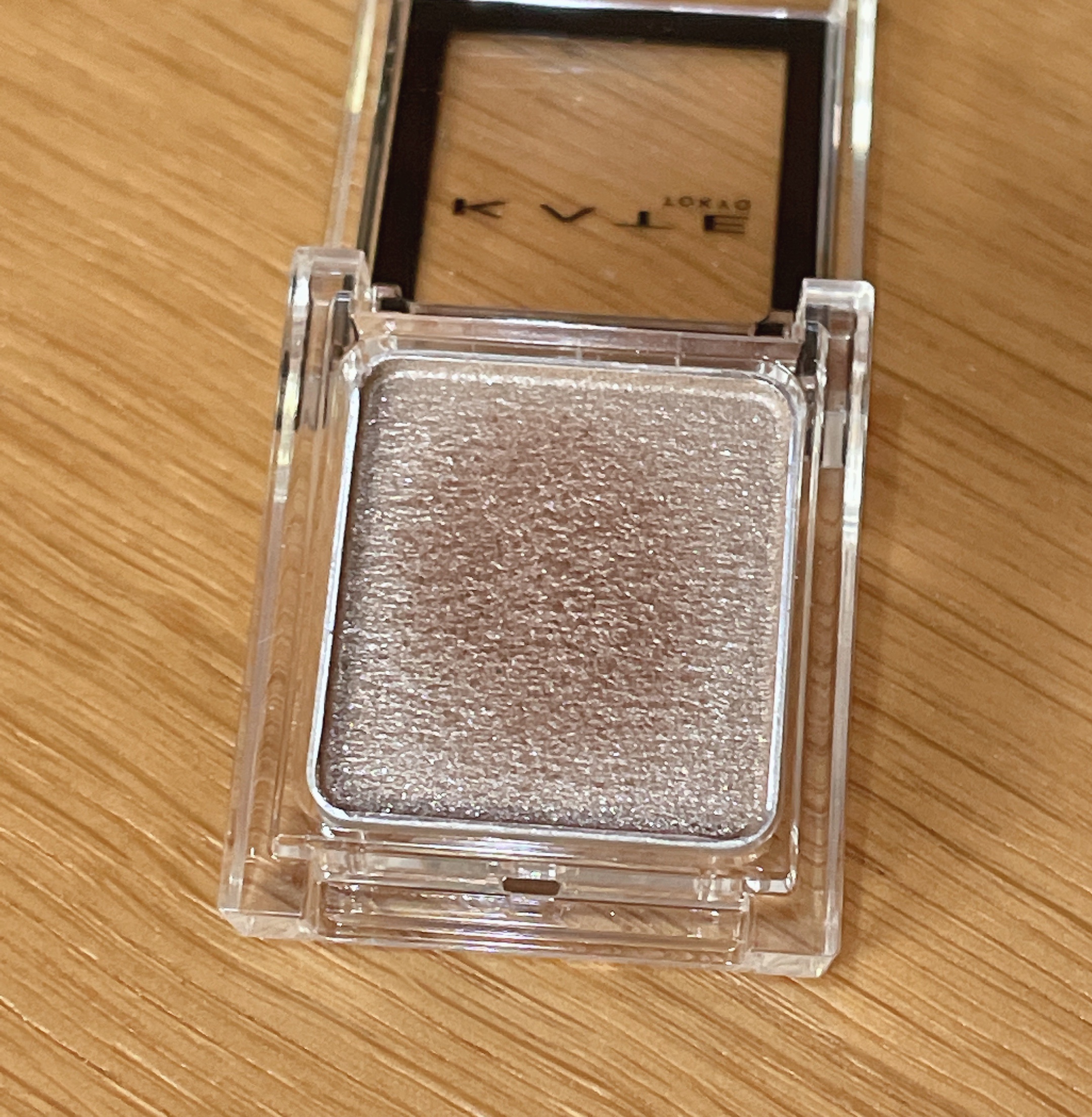 ケイト ザ アイカラー P205 グレージュ(Web限定)/KATE/単色アイシャドウを使ったクチコミ（1枚目）