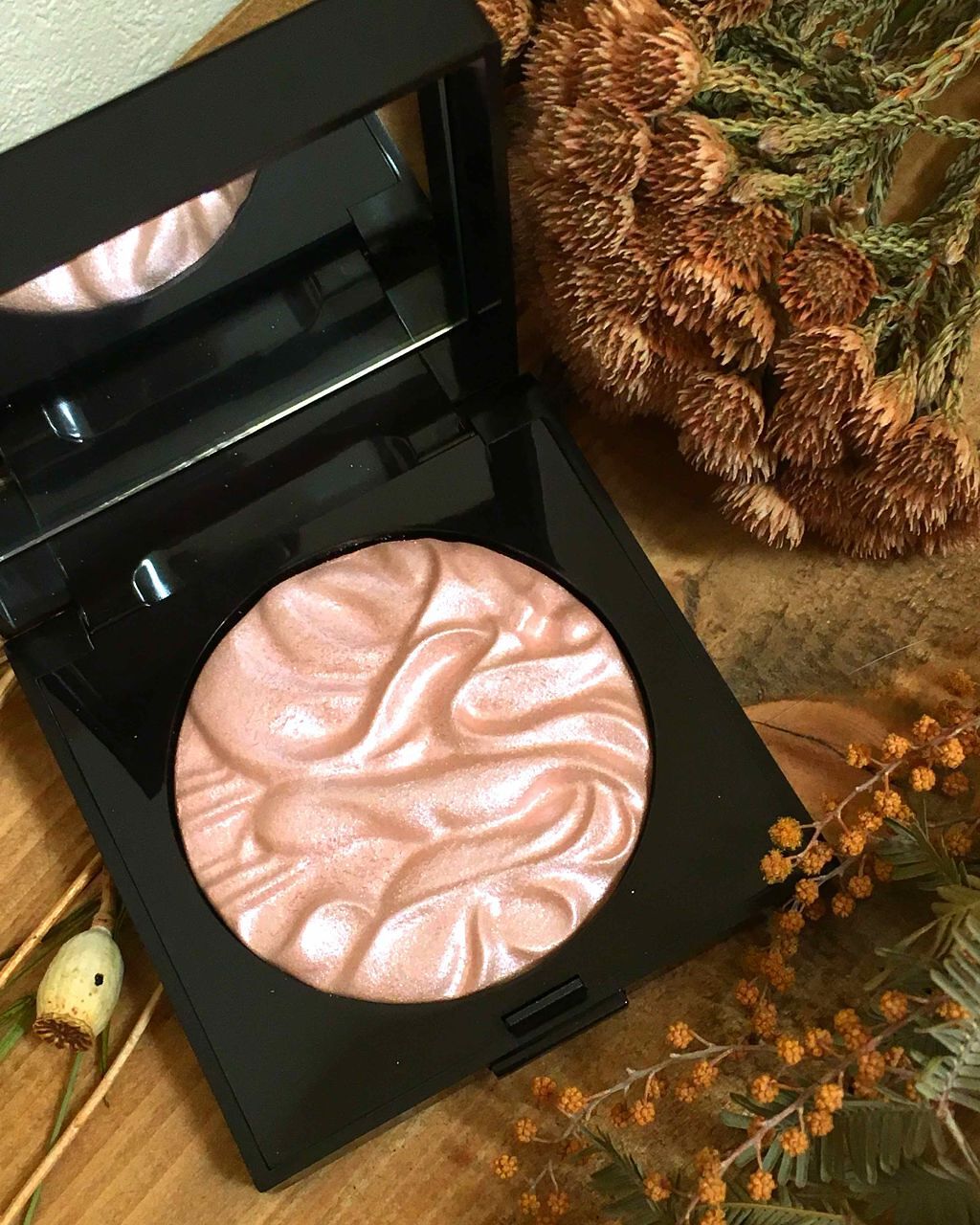 フェイスイルミネーター/ローラ メルシエ/パウダーハイライトを使ったクチコミ（1枚目）