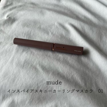 \mude インスパイアスキニーカーリングマスカラ 01/

気になってたmudeの新作をメガ割で購入✨


ブラシが細くて塗りやすい！
少し曲がっているので、目のカーブに沿って塗りやすかったです☺️
