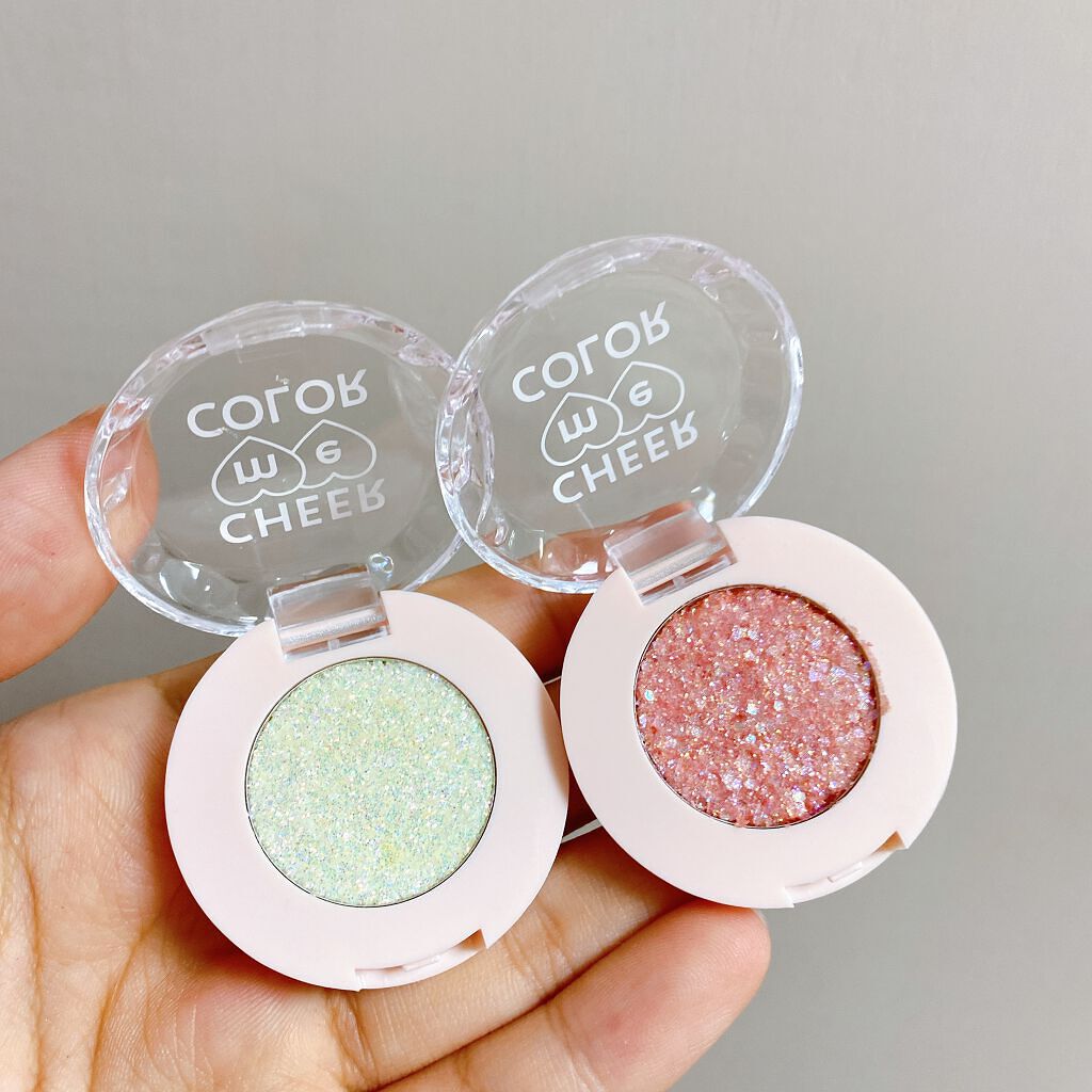 チアミーカラーグリッターアイシャドウ/セリア/グリッターを使ったクチコミ（2枚目）