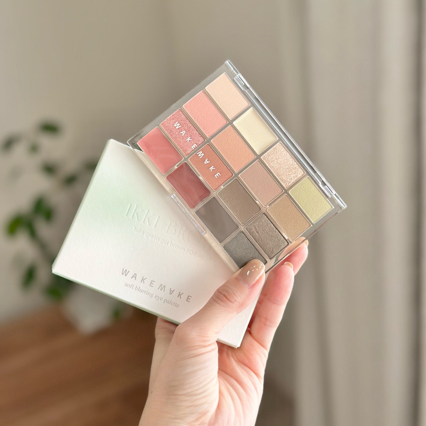 ソフトブラーリングアイパレット/wakemake/アイシャドウパレットを使ったクチコミ(1枚目)