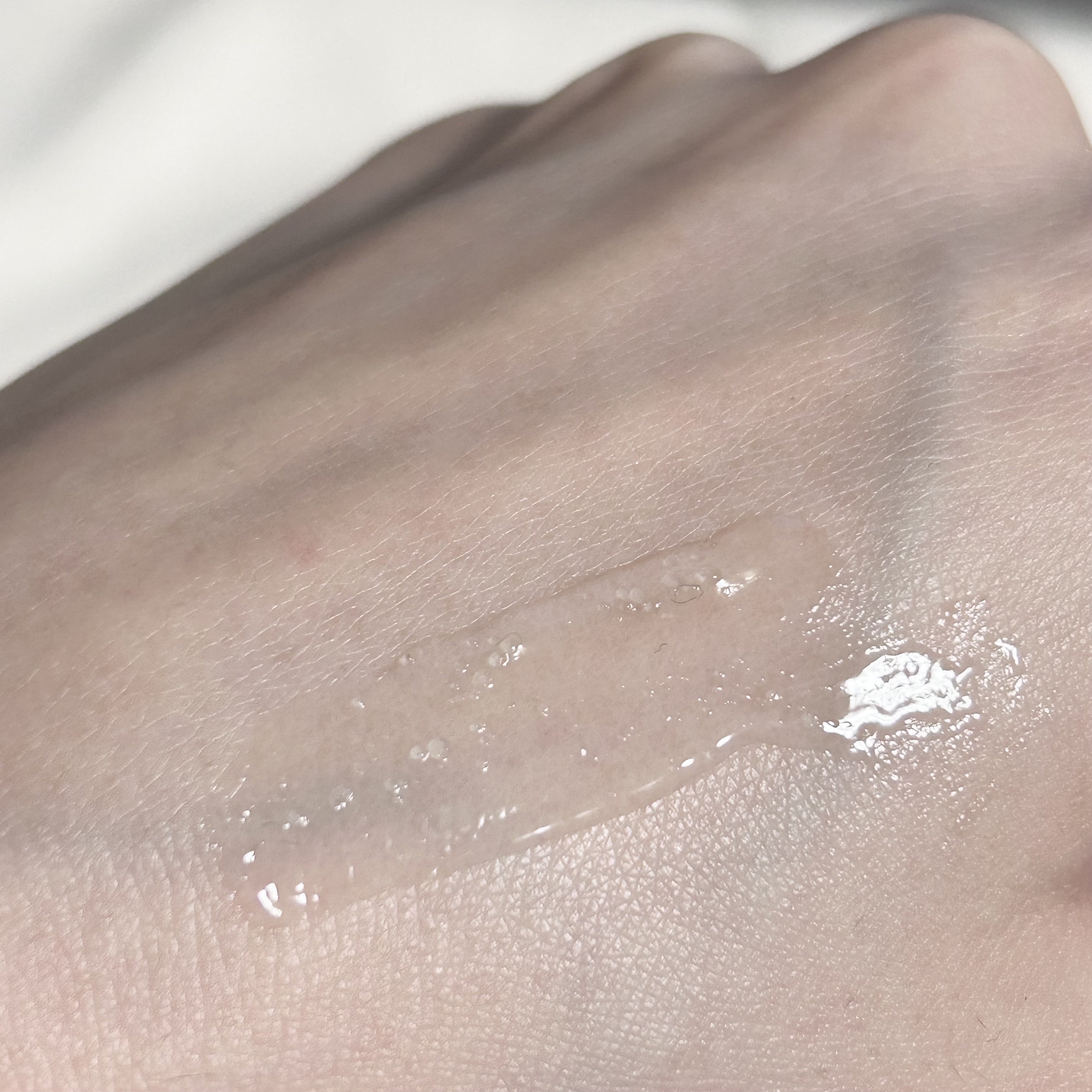 イドゥラ ビューティ マイクロ リップ セラム/CHANEL/リップ美容液を使ったクチコミ（2枚目）