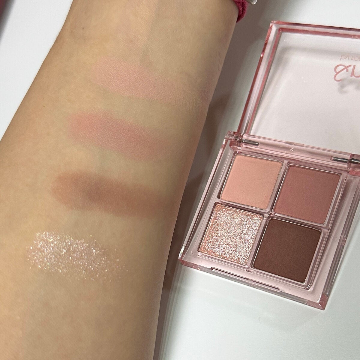 アンドバイロムアンド グラッシーボムティント/&nd by rom&nd/リップティントを使ったクチコミ(3枚目)