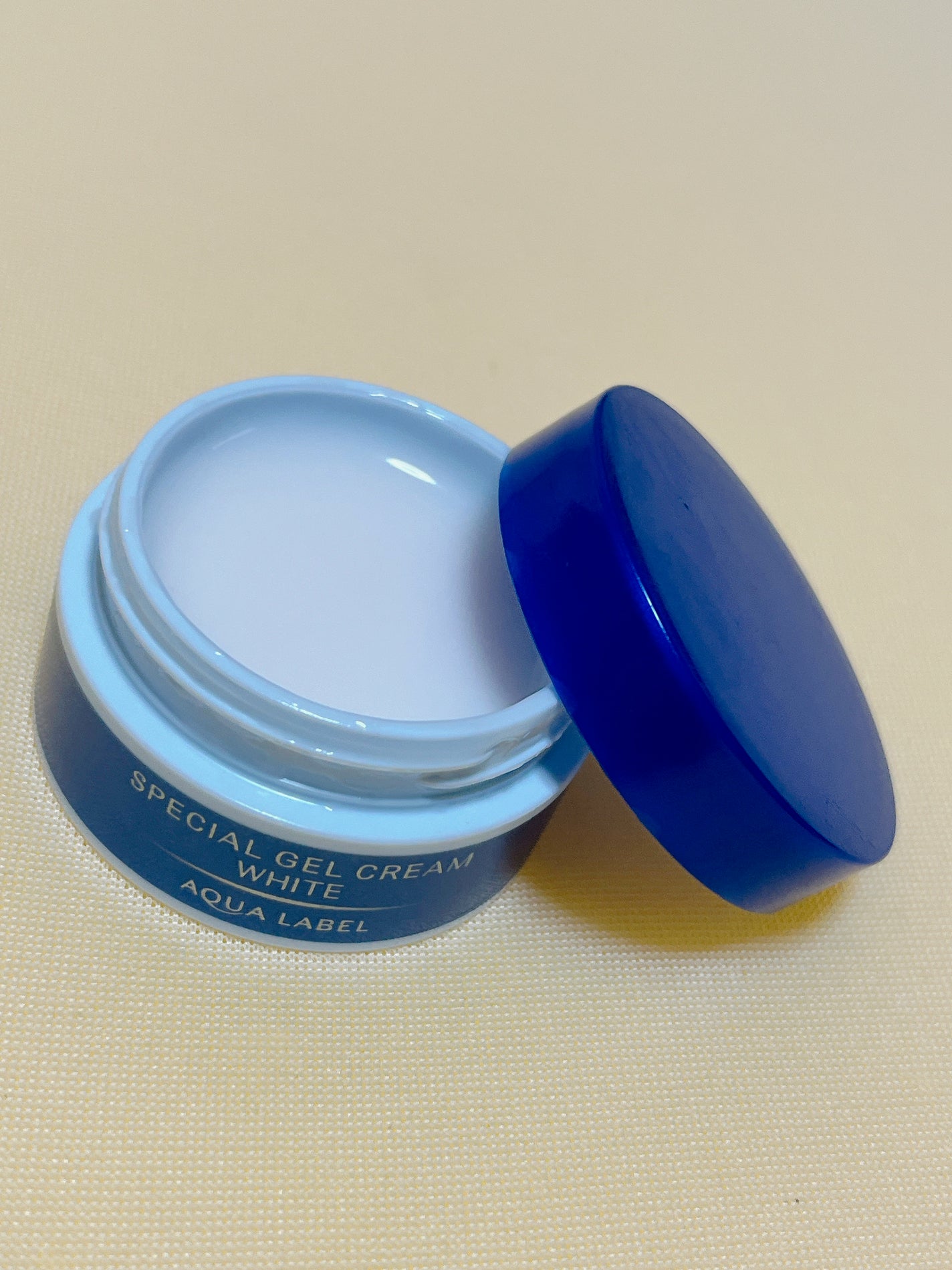 スペシャルジェルクリームA (ホワイト)(医薬部外品)/アクアレーベル/オールインワン化粧品を使ったクチコミ(3枚目)