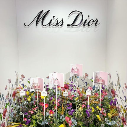 momo on LIPS 「先日、ミスディオールアートイベントに行ってきました。素敵な作品..」(8枚目)