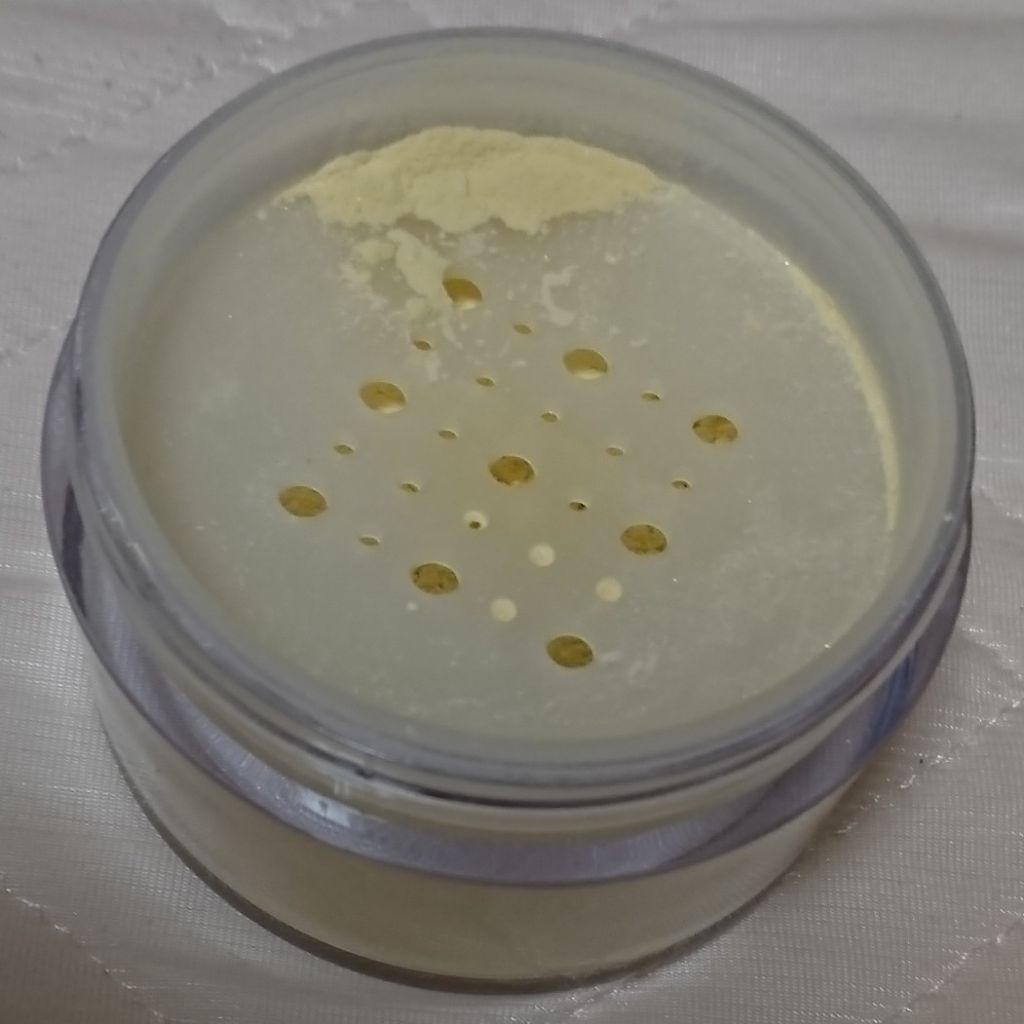 フィニッシングパウダー パールラメ入り/チャコット・コスメティクス/ルースパウダーを使ったクチコミ(2枚目)