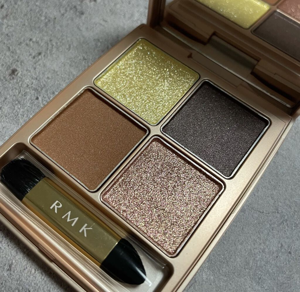  ローズウッドデイドリーム 4アイズ  03 ゴールデンシエナ/RMK/アイシャドウパレットを使ったクチコミ（2枚目）