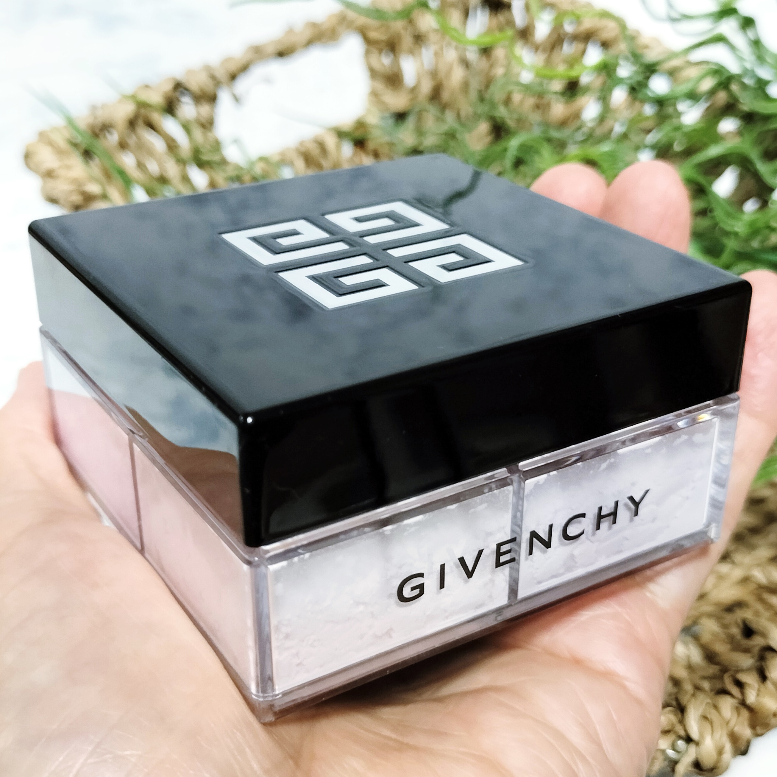 プリズム・リーブル/GIVENCHY/ルースパウダーを使ったクチコミ（2枚目）