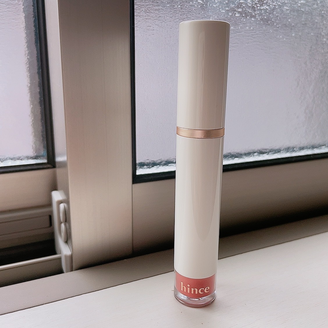 ムードインハンサーウォーターリキッドグロウ W004 アンビエント/hince/口紅を使ったクチコミ（1枚目）