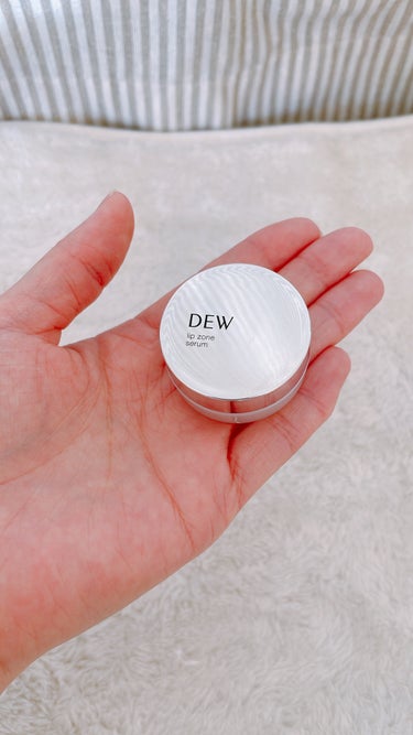 【使った商品】Dew リップゾーンセラム

【商品の特徴】唇や口周りの肌を包み込んでくれる
日中の乾燥対策、就寝中の集中パック
ヒアルロン酸配合

【使用感】トロッとしていて、薄膜感

【良いところ】保