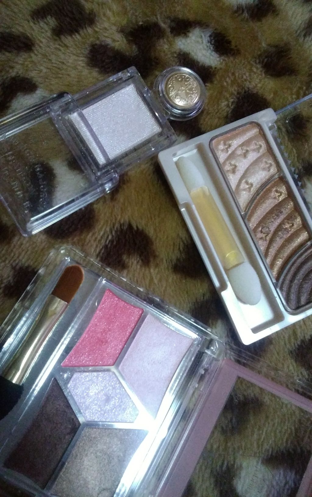 トーンアップアイシャドウ/CEZANNE/アイシャドウパレットを使ったクチコミ（2枚目）