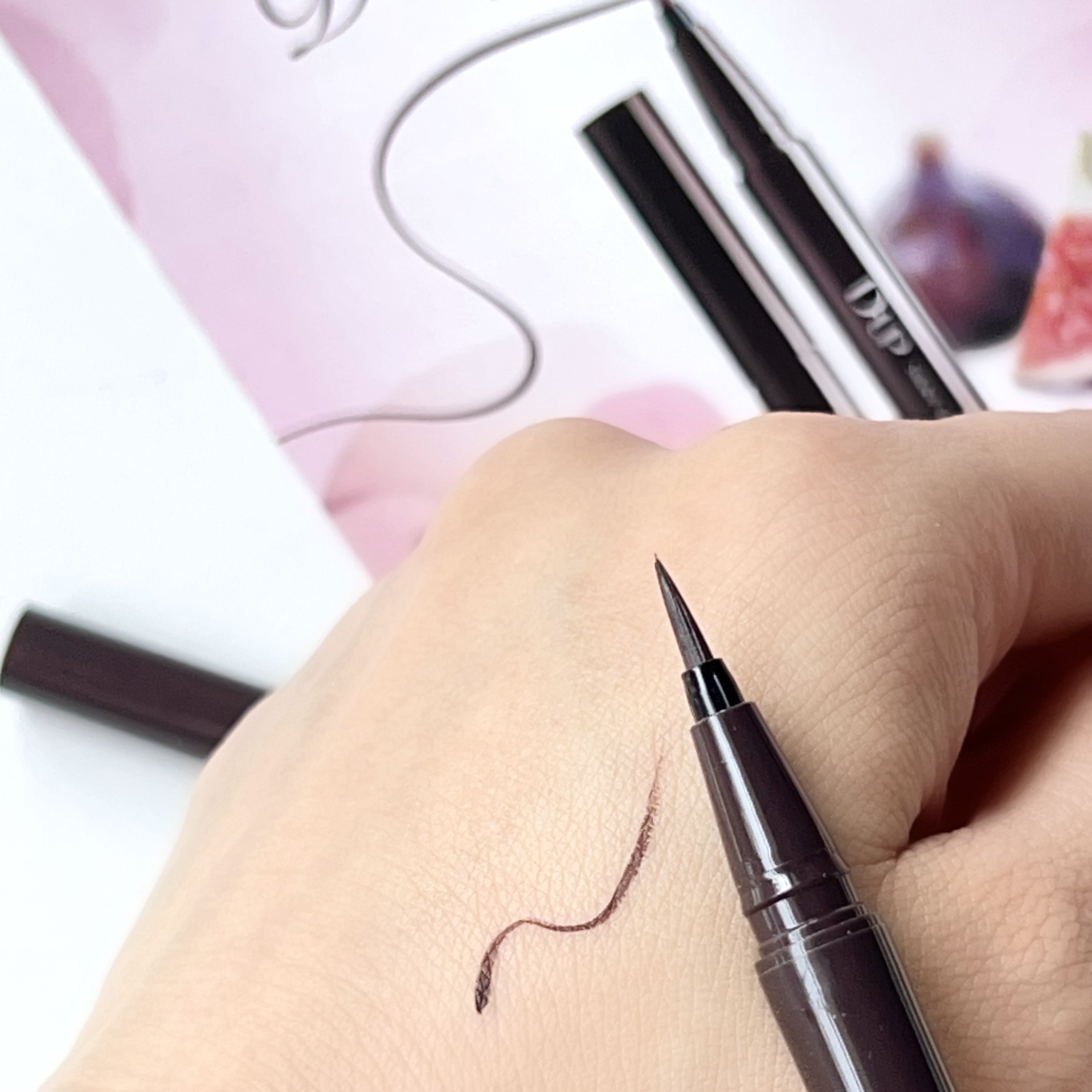 シルキーリキッドアイライナーWP/D-UP/リキッドアイライナーを使ったクチコミ（3枚目）