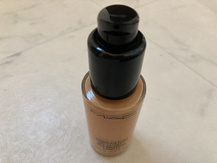 スタジオフィックス フルイッド SPF 15 NC20/M・A・C/リキッドファンデーションを使ったクチコミ(2枚目)