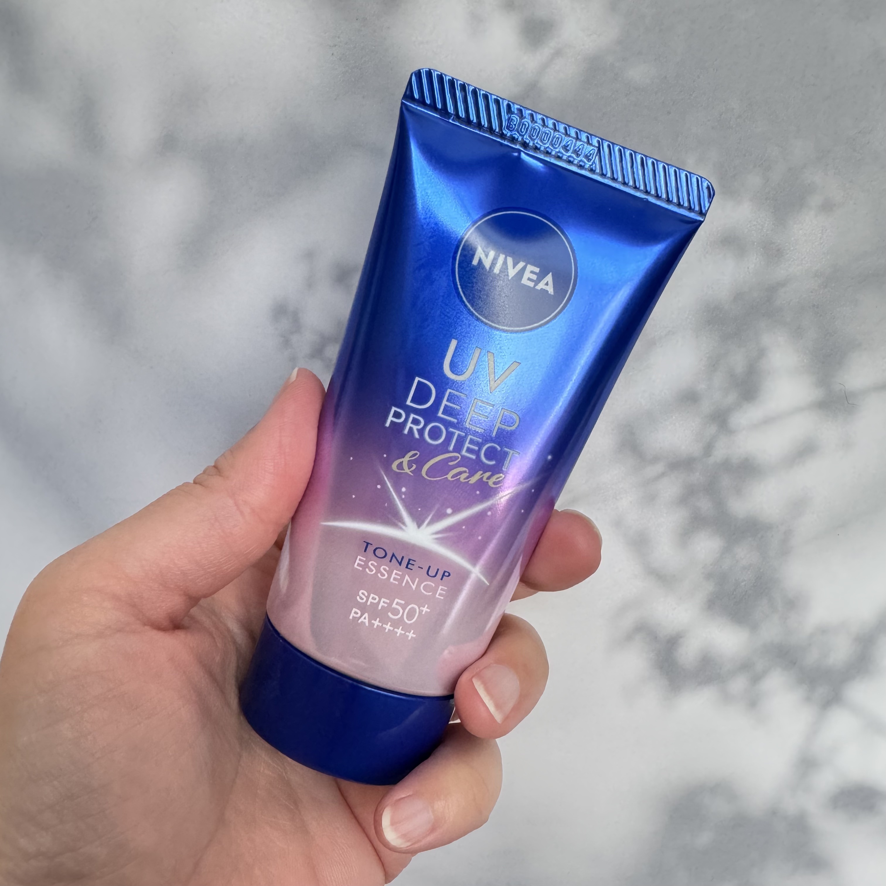ニベアUV ディープ プロテクト＆ケア トーンアップ エッセンス/ニベア/日焼け止めローションを使ったクチコミ（2枚目）