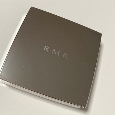 RMK ザ ベージュライブラリー ブラッシュデュオのクチコミ「見た目はちょっとチープなピーチですが、
つけると肌に馴染みつつぱっと明るく見えて、
落ち着いた.....」（2枚目）