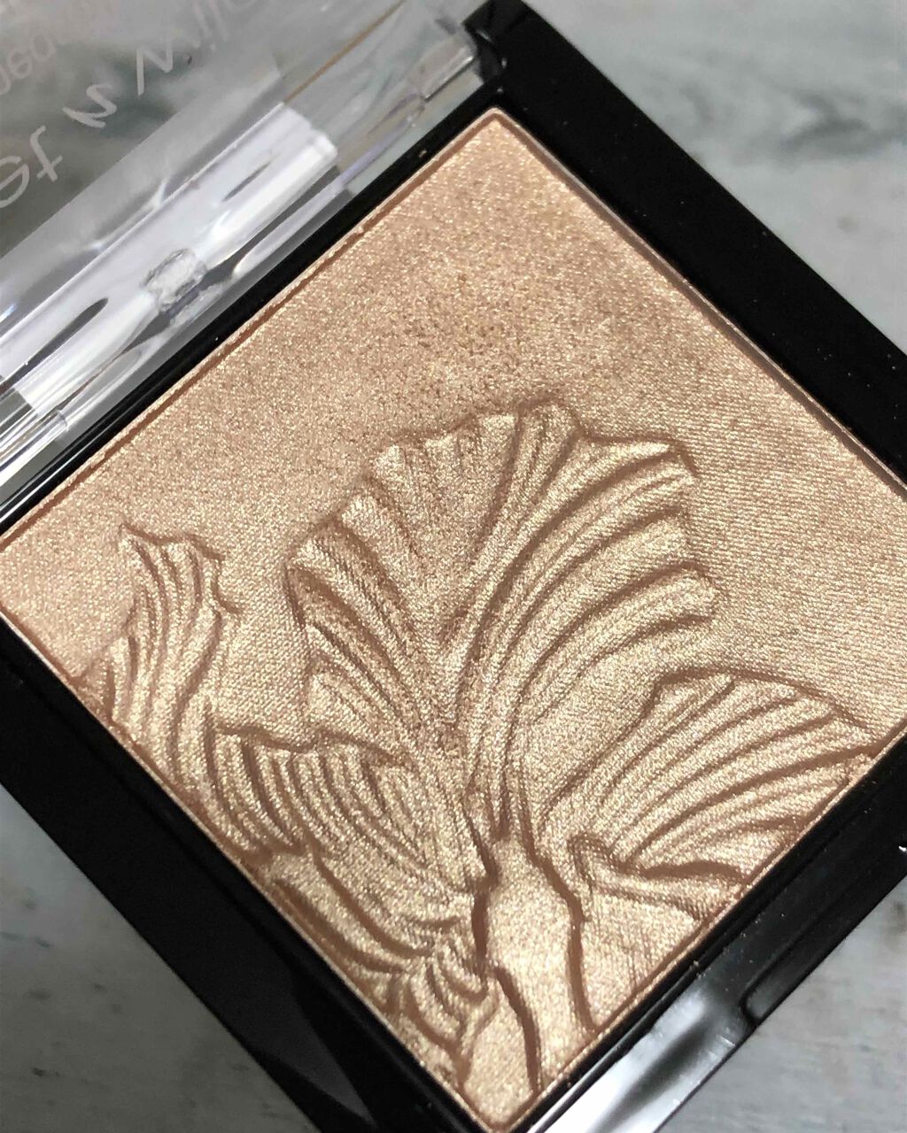 MegaGlo Highlighting Powder/wet 'n' wild/パウダーハイライトを使ったクチコミ（2枚目）