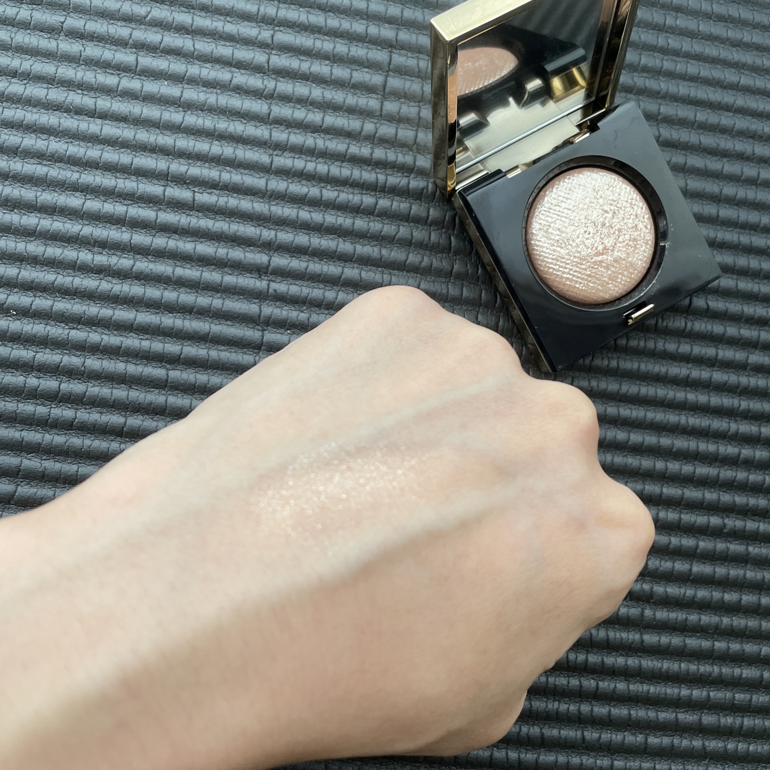 リュクスアイシャドウ/BOBBI BROWN/単色アイシャドウを使ったクチコミ（2枚目）