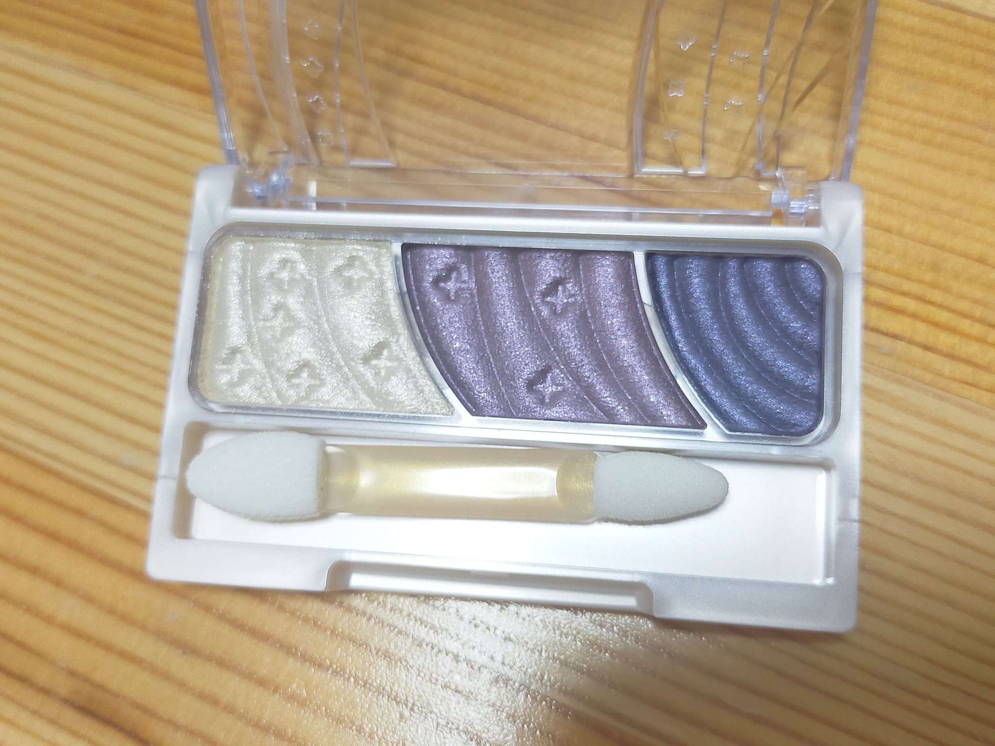 トーンアップアイシャドウ/CEZANNE/アイシャドウパレットを使ったクチコミ（3枚目）