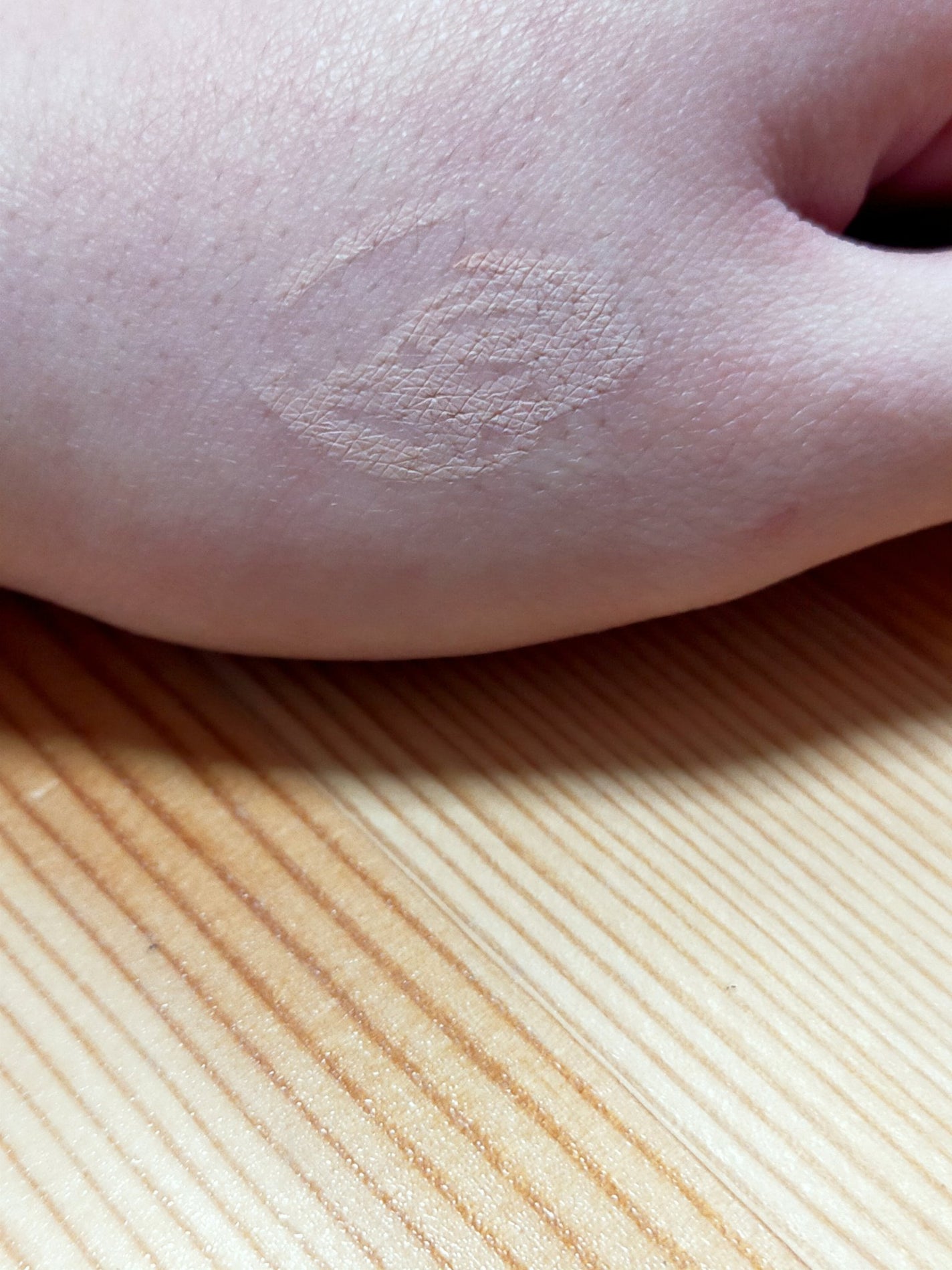 描くアイゾーンコンシーラー/CEZANNE/ペンシルコンシーラーを使ったクチコミ(5枚目)