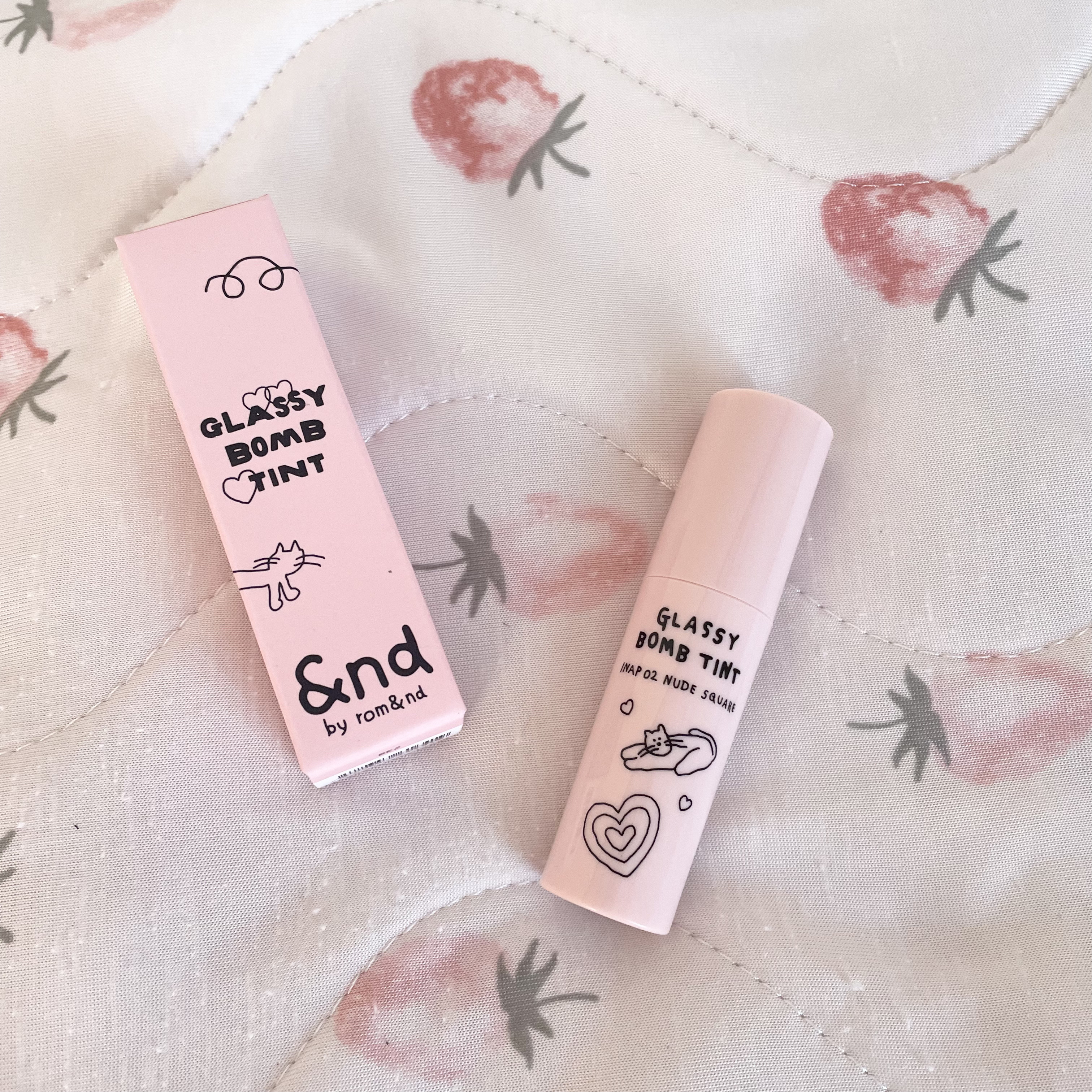 グラッシーボムティント INAP02 ヌードスクエア/&nd by rom&nd/リップティントを使ったクチコミ（1枚目）