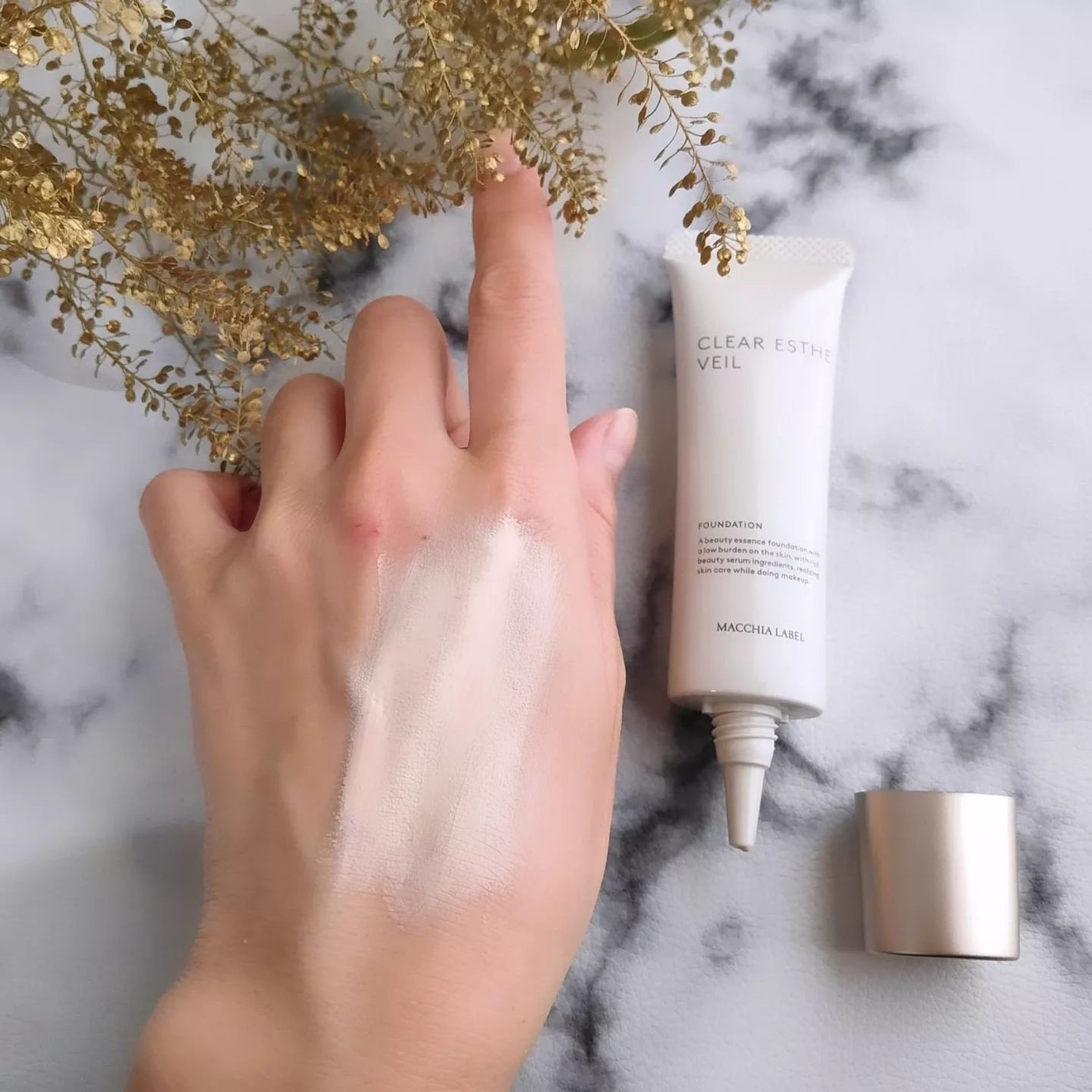 薬用クリアエステヴェール/Macchia Label/リキッドファンデーションを使ったクチコミ(5枚目)