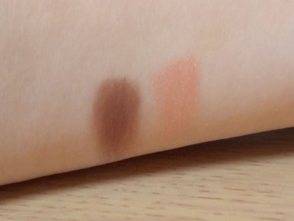 パウダーアイシャドウ ブルーミングキティ/DAISO/アイシャドウパレットを使ったクチコミ(2枚目)