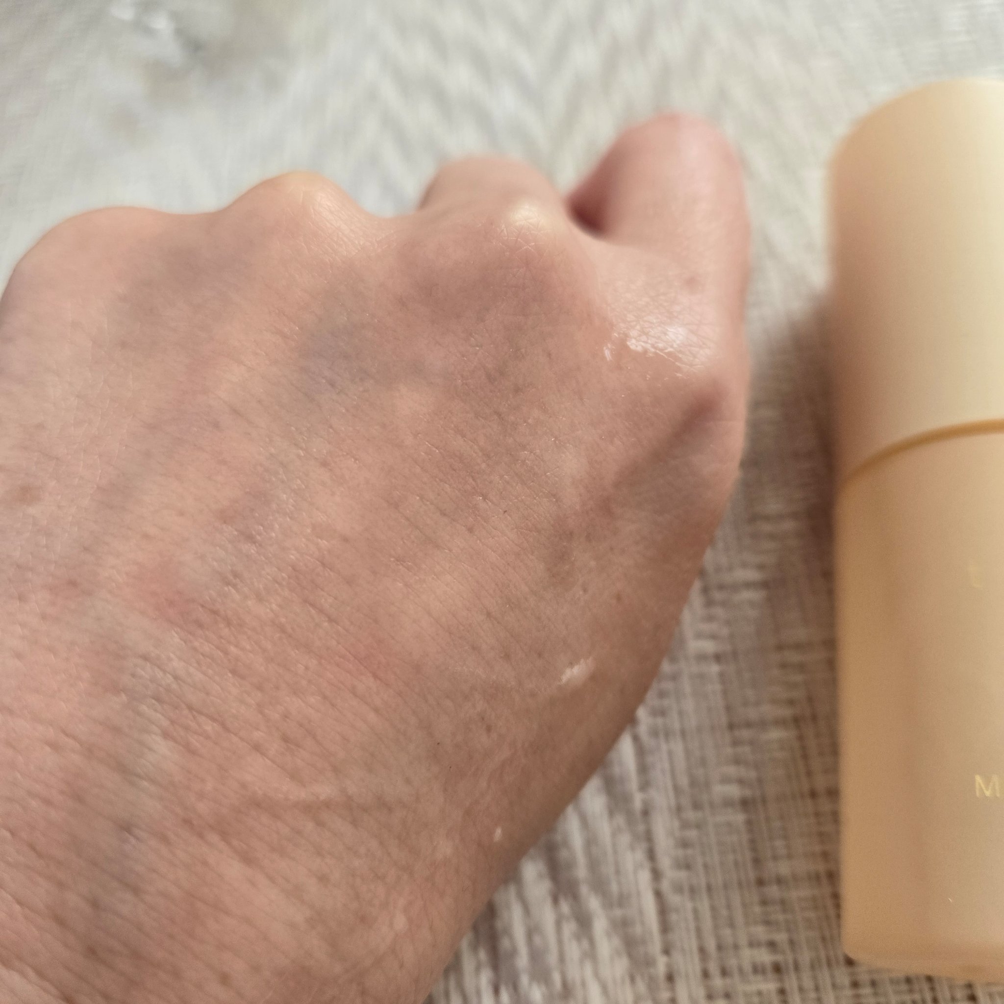 to/one モイスチャー ローション (M) のクチコミ「to/one
モイスチャー ローションM

サラサラのテクスチャーです。
肌に伸ばすとスッと馴.....」（3枚目）