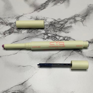 CYQ CYQ MASCARA DE LINERのクチコミ「クレヨンライナーとマスカラが2in1になっていて、色合わせを考える必要がなく、持ち運びに便利✨.....」（3枚目）