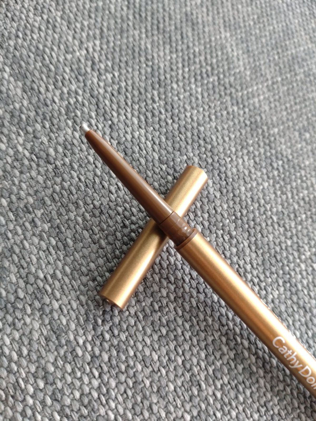 CathyDoll スキニーブロウペンシルのクチコミ「CathyDoll　スキニーブロウペンシル
08　Caramel
✼••┈┈••✼••┈┈••.....」（2枚目）