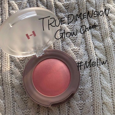 第２回目はhinceのTrueDimension Glow Cheekを紹介します〜！✊🏻

私が購入したのはMELLW(メロウ)という色で、めちゃくちゃに細かいゴールドパールが入ってて、メロウはコーラ