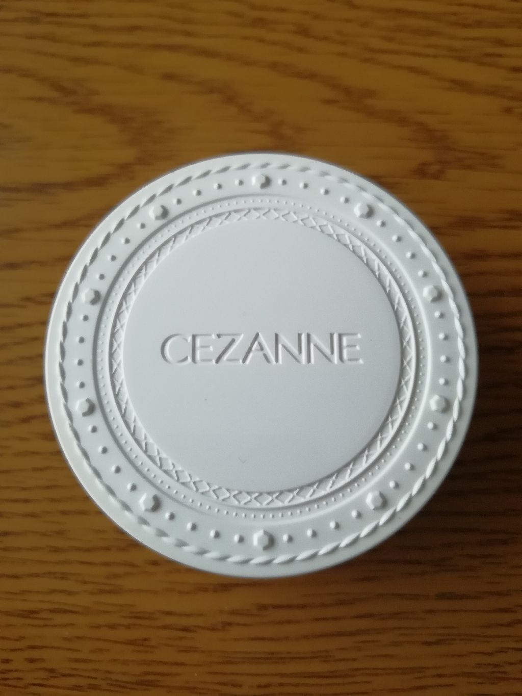 UVクリアフェイスパウダー/CEZANNE/プレストパウダーを使ったクチコミ（1枚目）