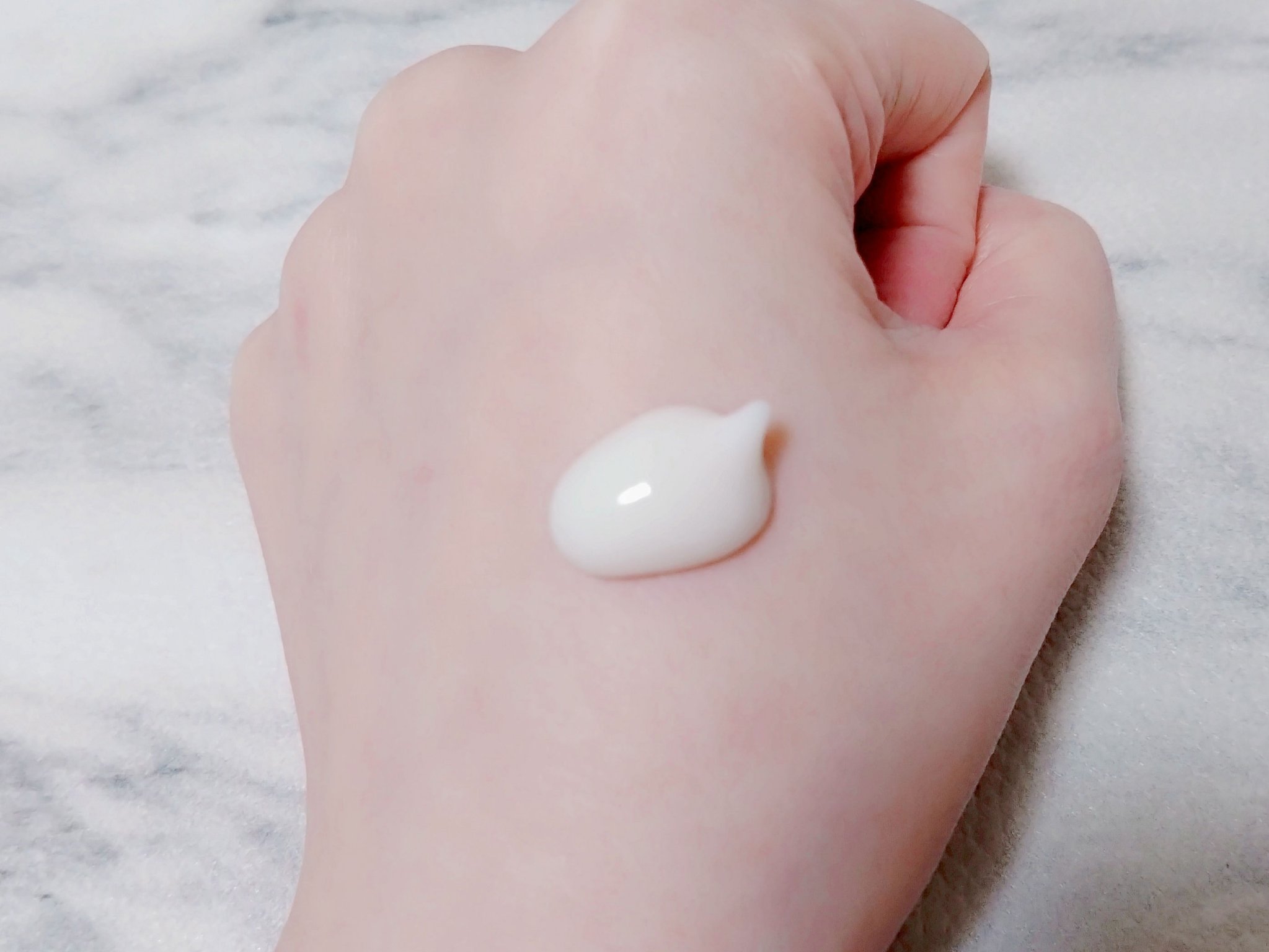 HAP＋R クレンジングクリームのクチコミ「HAP＋R(ハップアール) 　クレンジングクリーム。

顔と手を濡らさず適量を顔に伸ばします。.....」（3枚目）