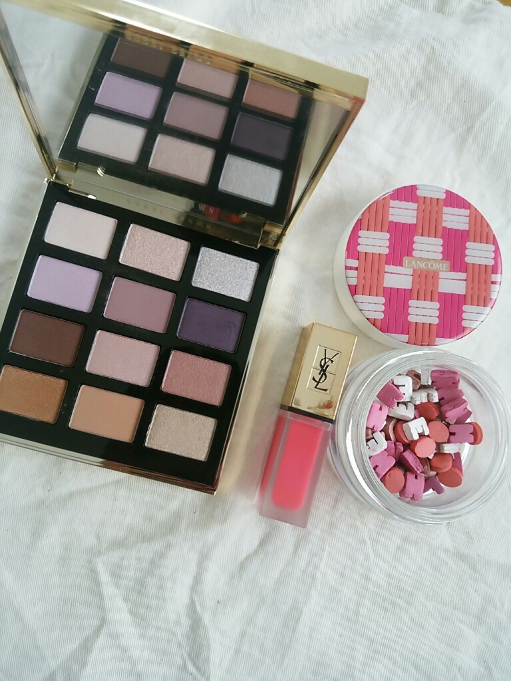 クリスタルドラマアイパレット  レッドエディション/BOBBI BROWN/アイシャドウパレットを使ったクチコミ（1枚目）