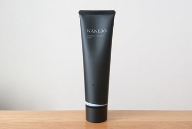 ■コンフォートストレッチィウォッシュ/Kanebo 130g ￥5,000

新しく何かいい洗顔がないか探していたときに、糸引き美容液洗顔のキャッチフレーズに引かれて思いきって購入しました。

・使い方