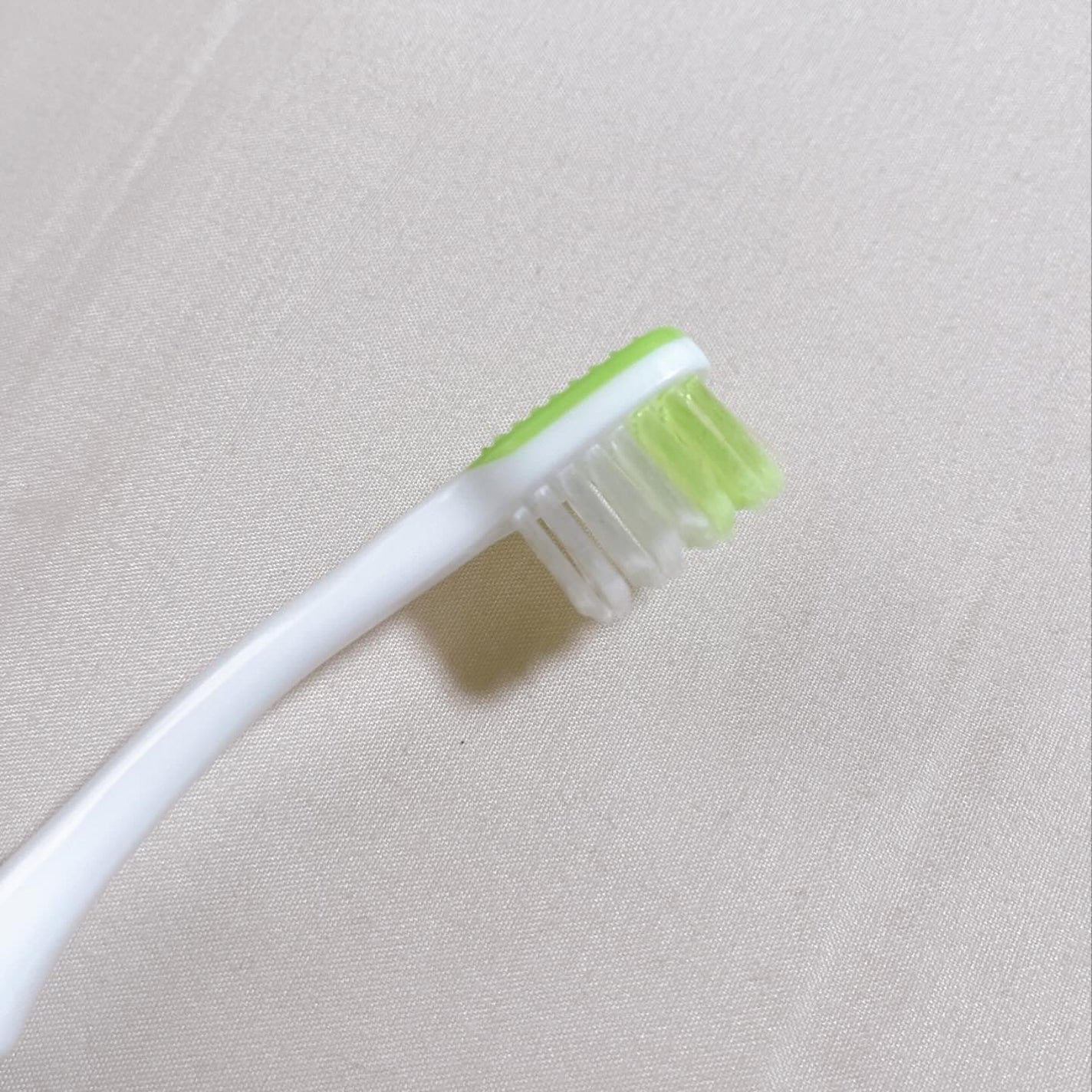 ひとりコスメ部 フォロバ100 on LIPS 「ドン・キホーテで買った60円くらいの歯ブラシ。まぁまぁ磨きやす..」(2枚目)