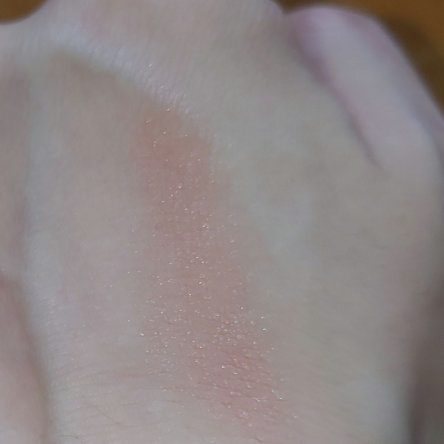 ブリリアージュ クチュールカラーズのクチコミ「ブリリアージュクチュールカラーズのノーザンアプリコットというクリームチークをレビューです🙋
過.....」（3枚目）