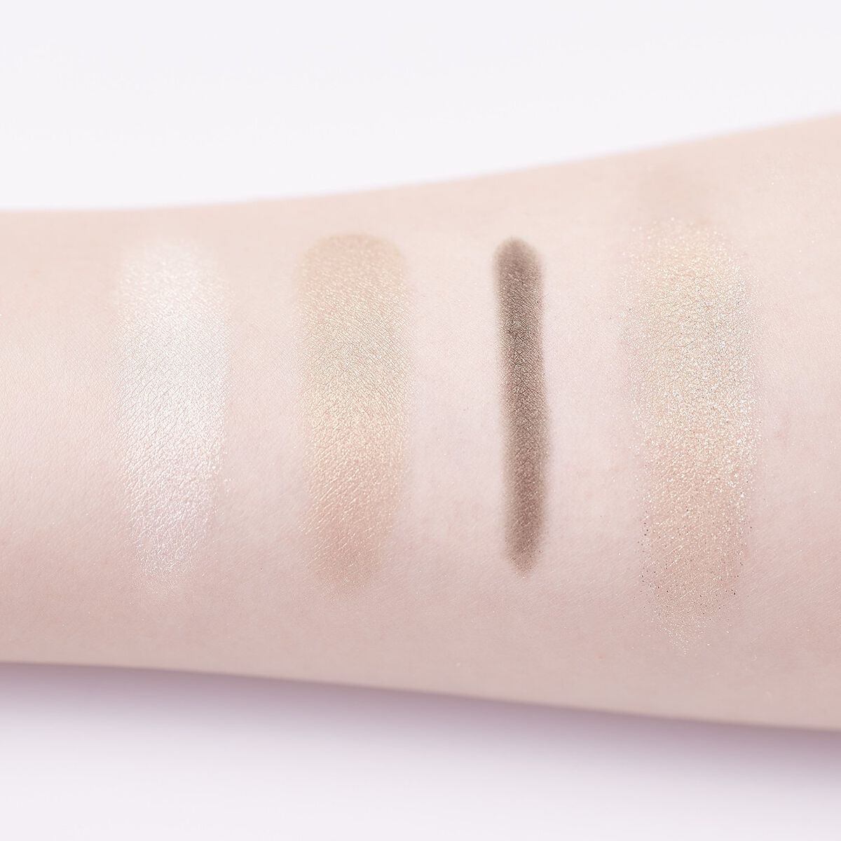 グラデーション アイシャドウ 74 カーキブラウン